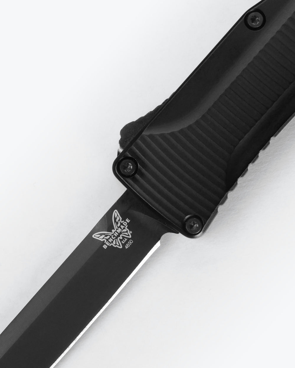 Seventh product image showing a close up of knife
