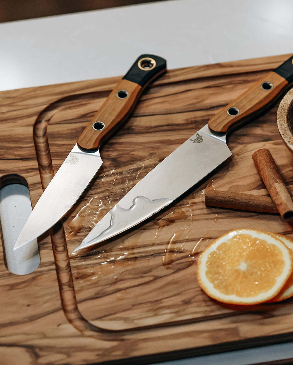 Eighth product image showing an exploded view of the knife