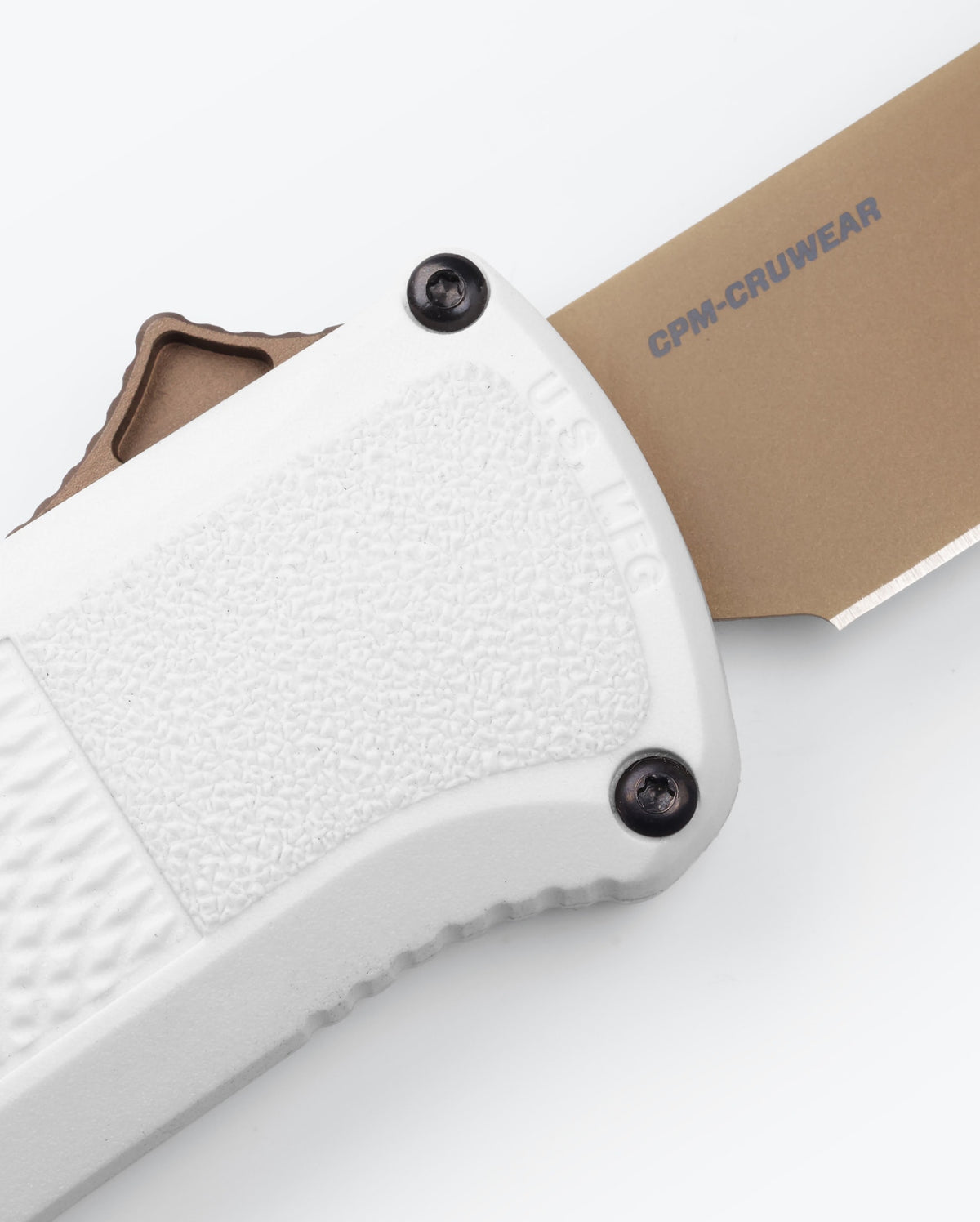 Seventh product image showing a close up of knife