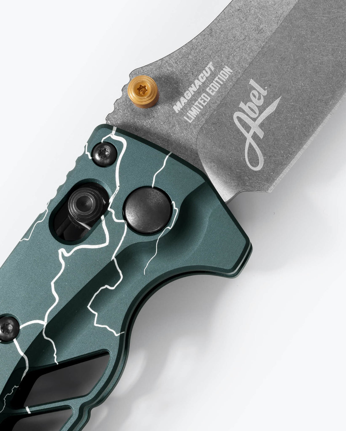 Seventh product image showing a close up of knife