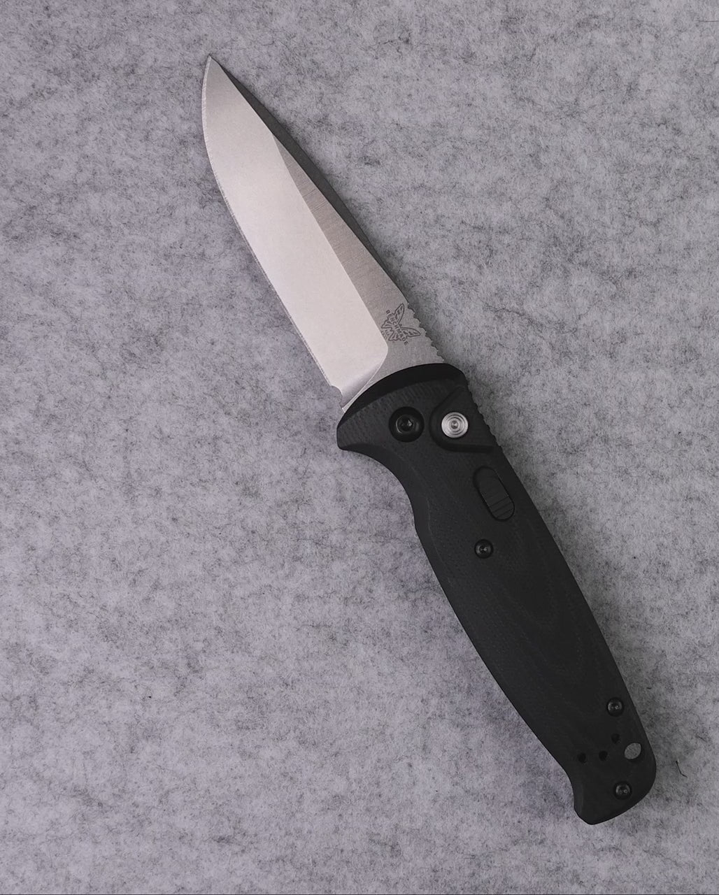 Product video showcasing knife features