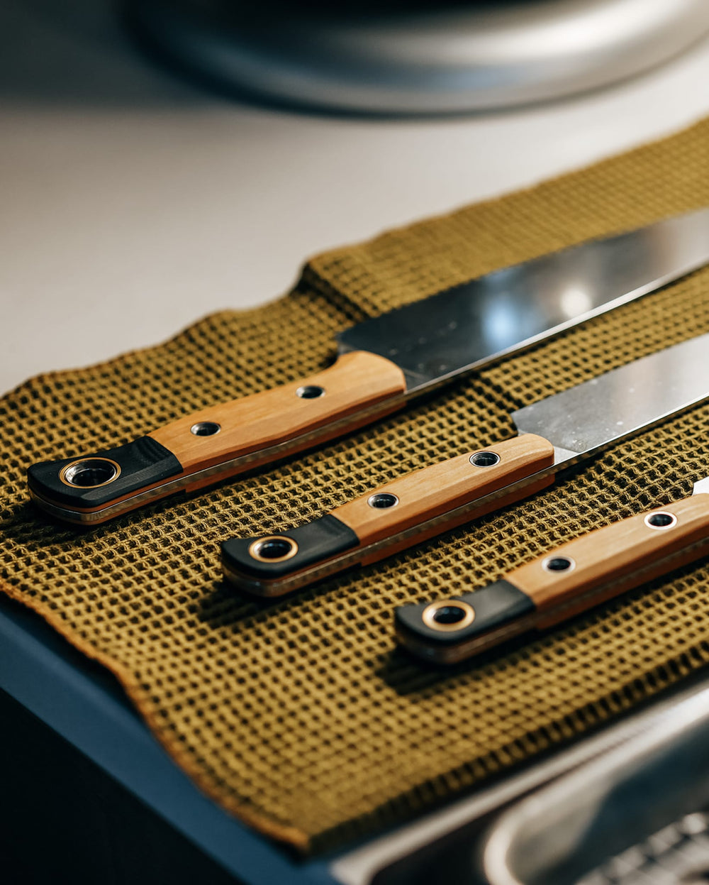 Sixth product image showing the back of knife opened