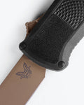 Seventh product image showing a close up of knife