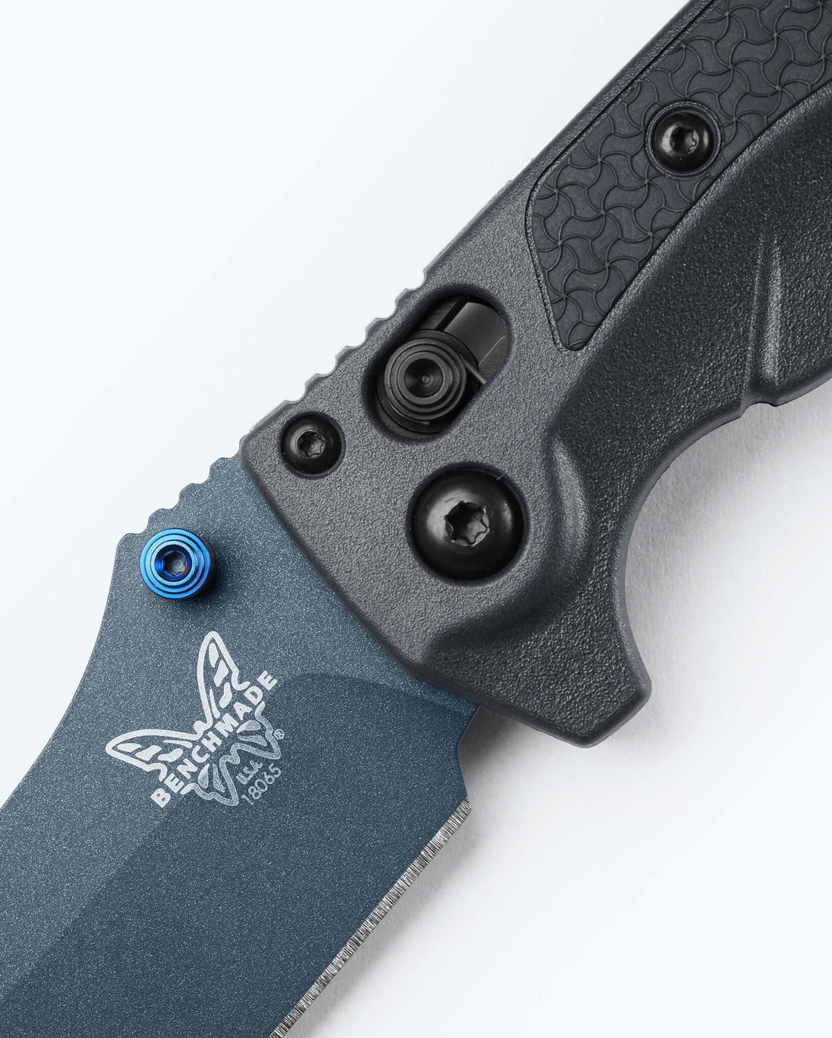 Seventh product image showing a close up of knife