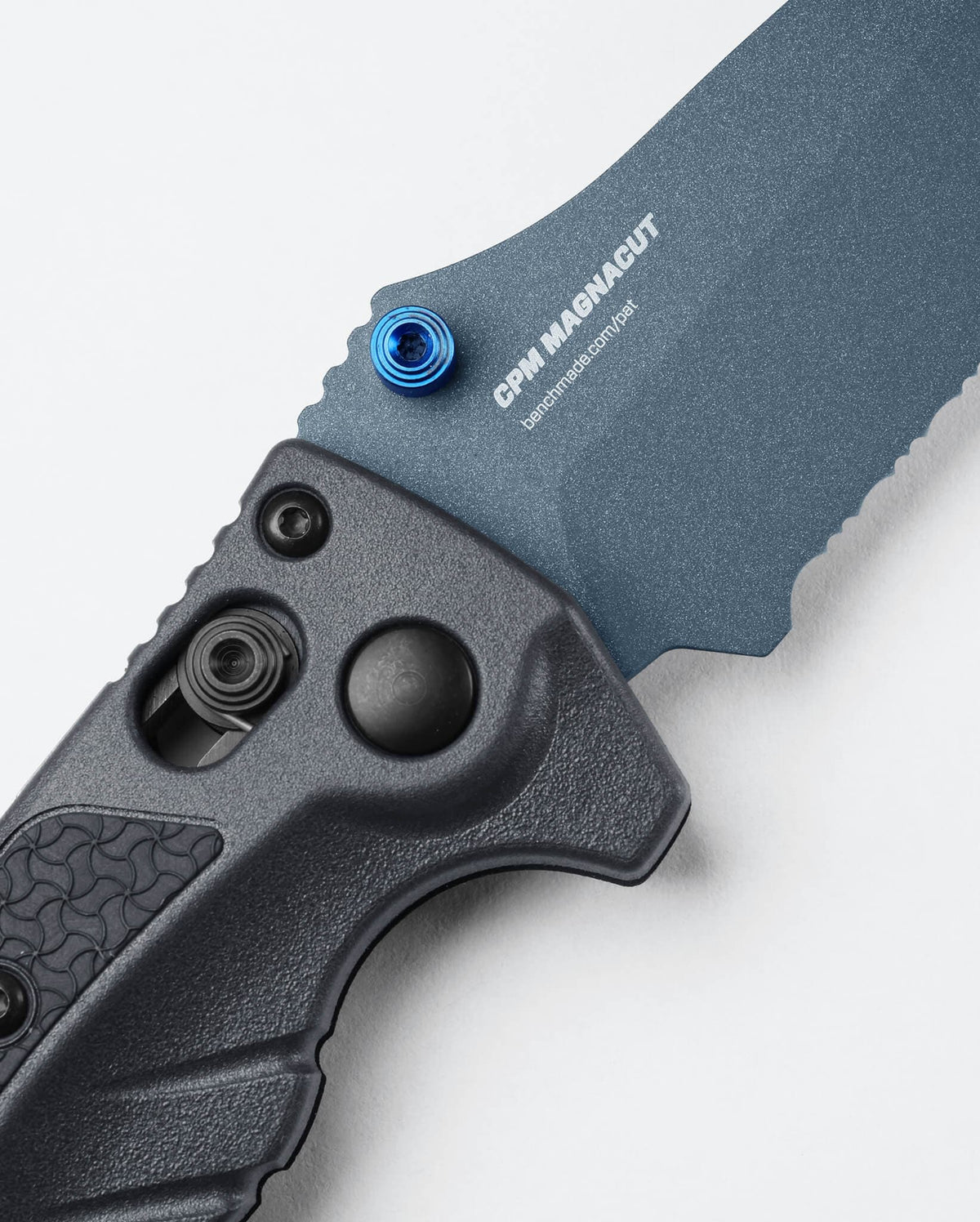 Seventh product image showing a close up of knife