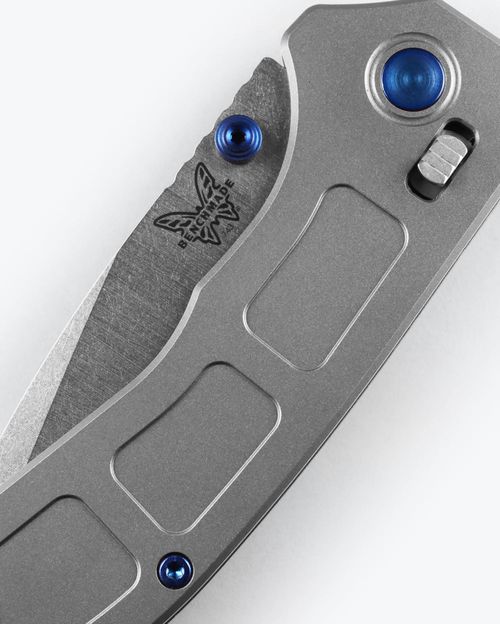 Seventh product image showing a close up of knife