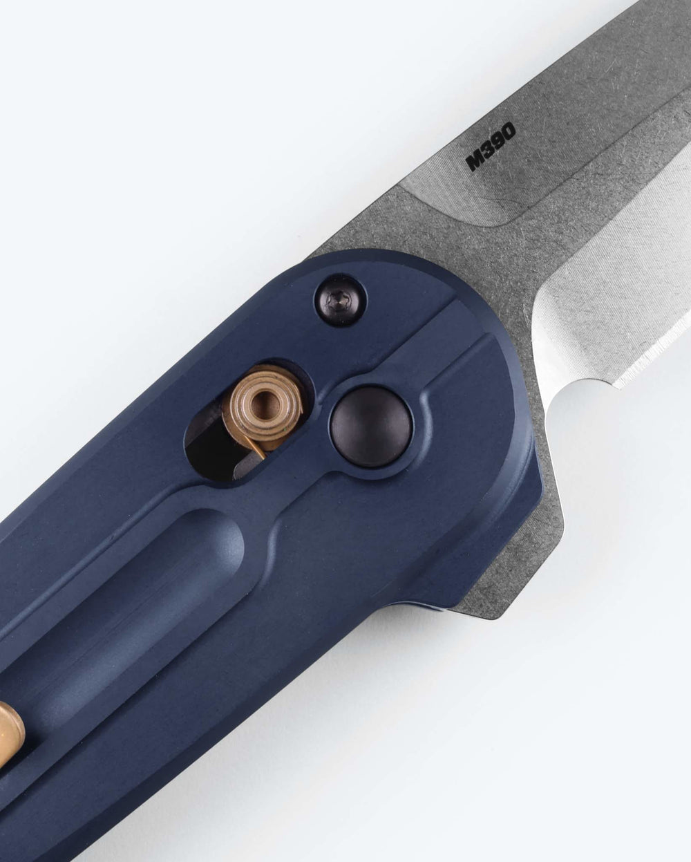 Seventh product image showing a close up of knife